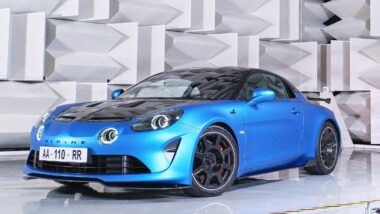 Alpine-devoile-sa-nouvelle-gamme-A110-2024-et-ses-tarifs-en-Suisse.