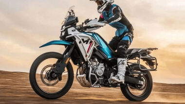 Roulez en Confiance : Découvrez les Caractéristiques de la CFMOTO 450 MT