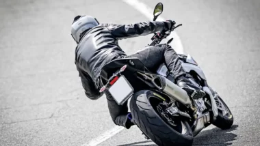 Au Sommet de la Performance : Les pneus hypersport route incontournables pour votre roadster ou sportive