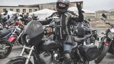 Les motards français se mobilisent en soutien aux agriculteurs manifestants