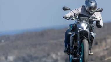 Yamaha MT-09 2024 (A2) : L'Équilibre Parfait entre Puissance et Plaisir de Conduite