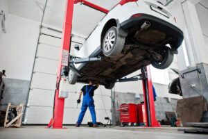 Ce que vous risquez si vous laissez votre voiture au garage après réparation