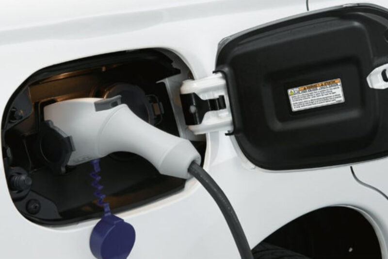 batterie outlander phev ne recharge que 6 kw